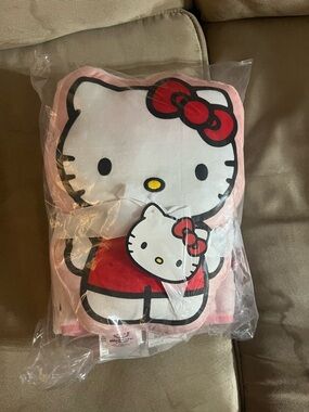 Hello Kitty Pillow and Throw Set, "40 x 50" Pink Color